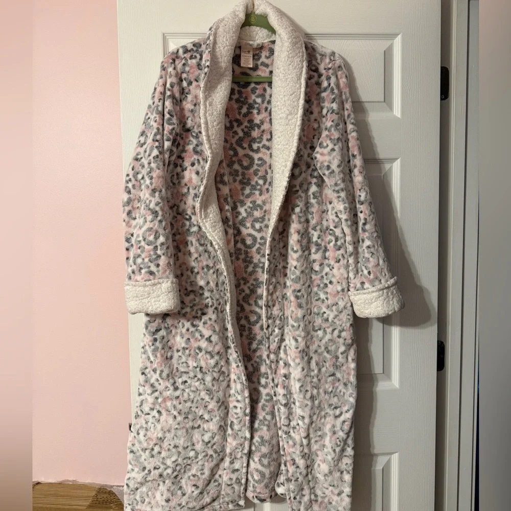 Leopard Print Fleece Robe - Picture 1 of 4